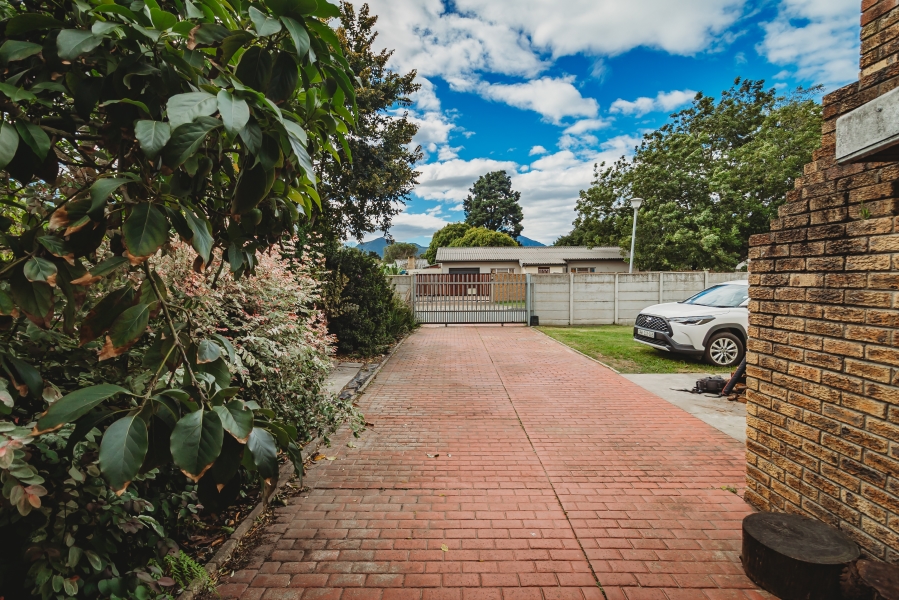 3 Bedroom Property for Sale in Loerie Park Western Cape